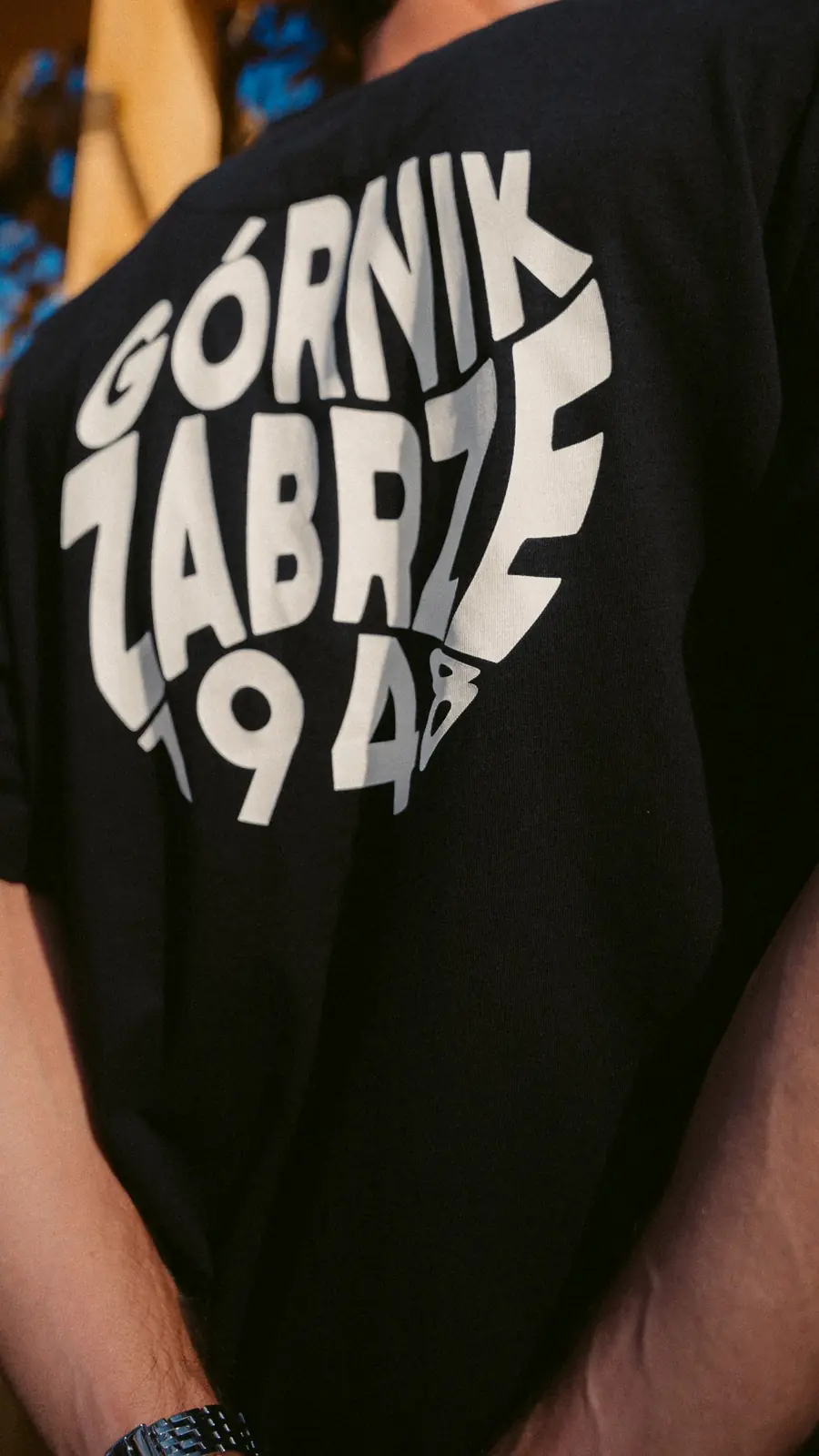 Czarny t-shirt z nadrukiem Górnik Zabrze 1948 na plecach
